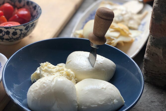 2-Hour Guided Family Pasta or Pizza Cooking Class in Acqui Terme - Acqui Terme cooking class: small group energy in a real Italian setting