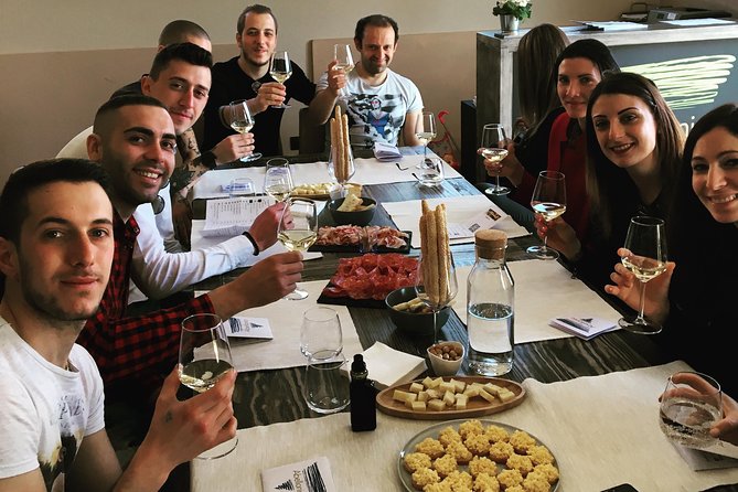 Abellonio Cascina Piccaluga - visit to the vineyards, to the wine tasting cellar - Who should book this wine-and-vineyard visit