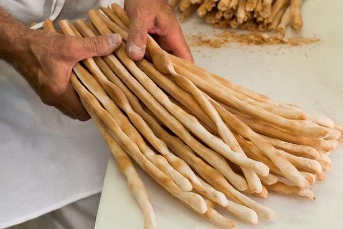 ALBA walking & TASTING tour (food, wine and history) - The tasting lineup: from vitello tonnato to agnolotti al plin