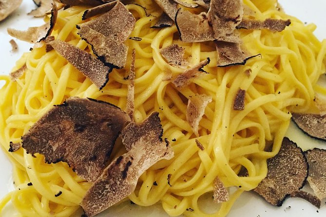 ALBA walking & TASTING tour (food, wine and history) - Truffle, cheese, and salami shops: what to pay attention to