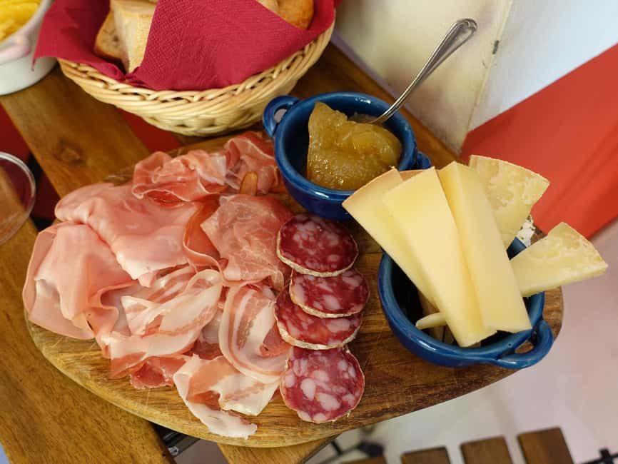Easy Wine Tasting in Turin City Center - The One-Hour Flow: Welcome, Four Wines, and Food Pairings