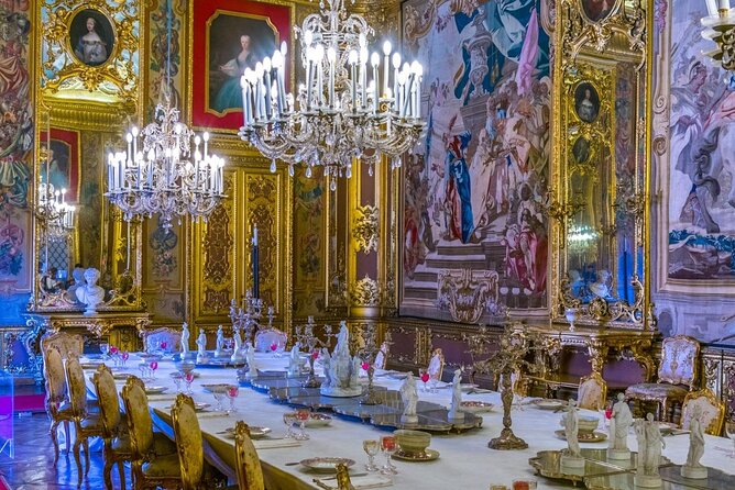 Skip-the-Line Ticket and Guided Royal Palace of Turin Group Tour - Cappella della Sacra Sindone: the half-hour that changes the mood