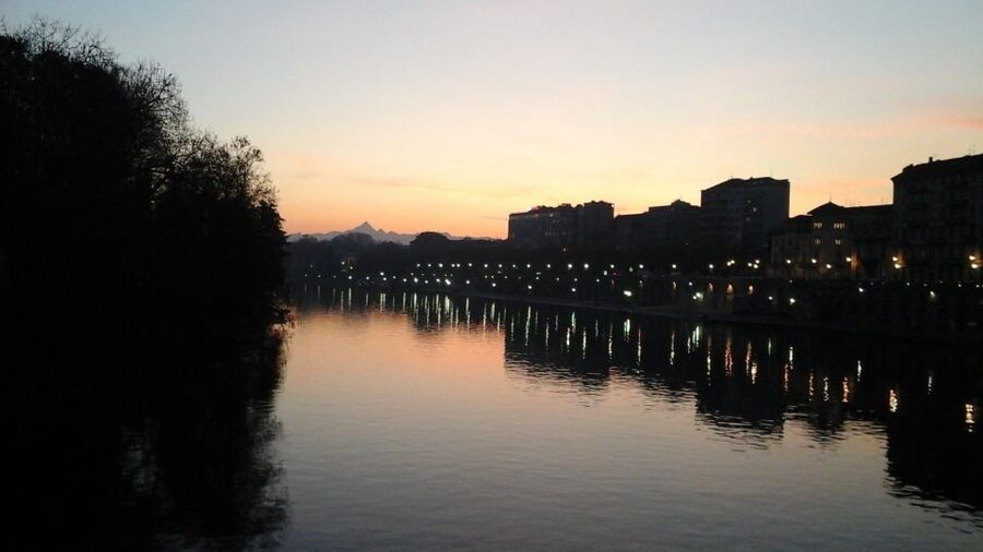 Turin: 2,5 Hour Classic Walking Tour - Small-group guiding: the real value