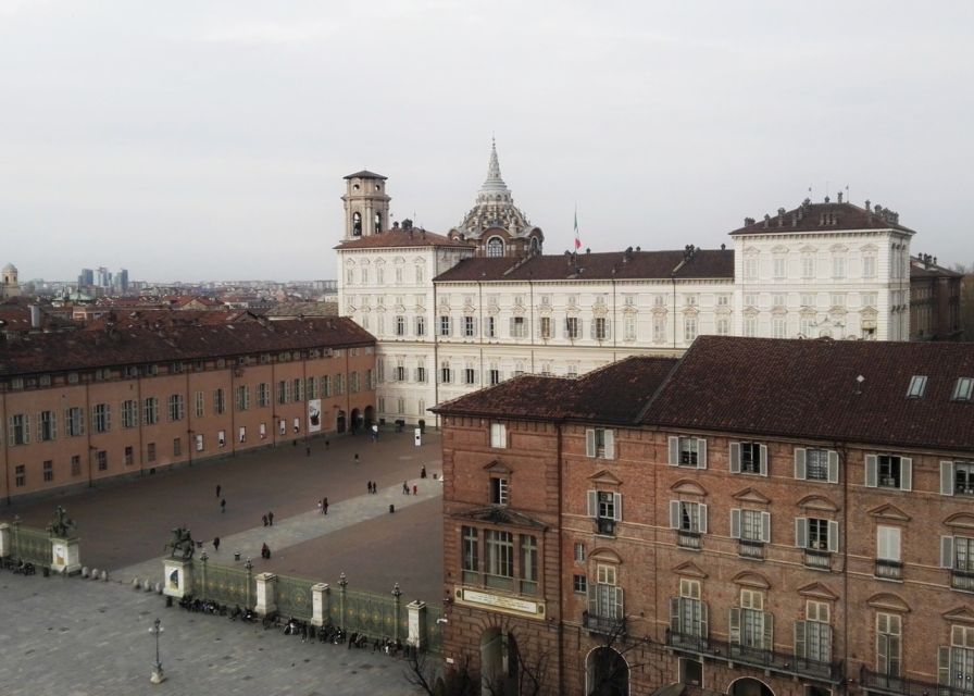 Turin Express Walking Tour - The Royal Power Square and the Kings’ Palace (Outside Views)