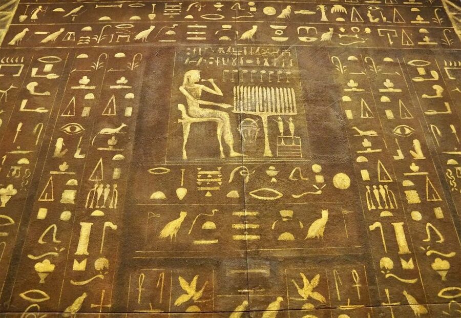 Turin: Guided Egyptian Museum Tour - Jewelry and royal objects: seeing power as design
