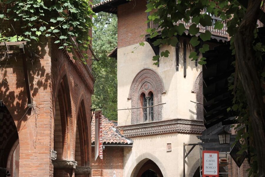 Turin: Highlights and Hidden Gems Guided Bike Tour - Gliding along the Po River: where Turin opens up