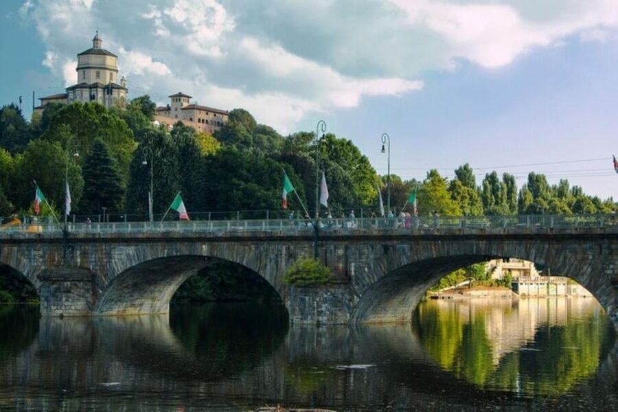 Turin : Must-See Attractions Walking Tour - Teatro Regio di Torino: Opera House Worth Seeing Even If You Don’t Attend
