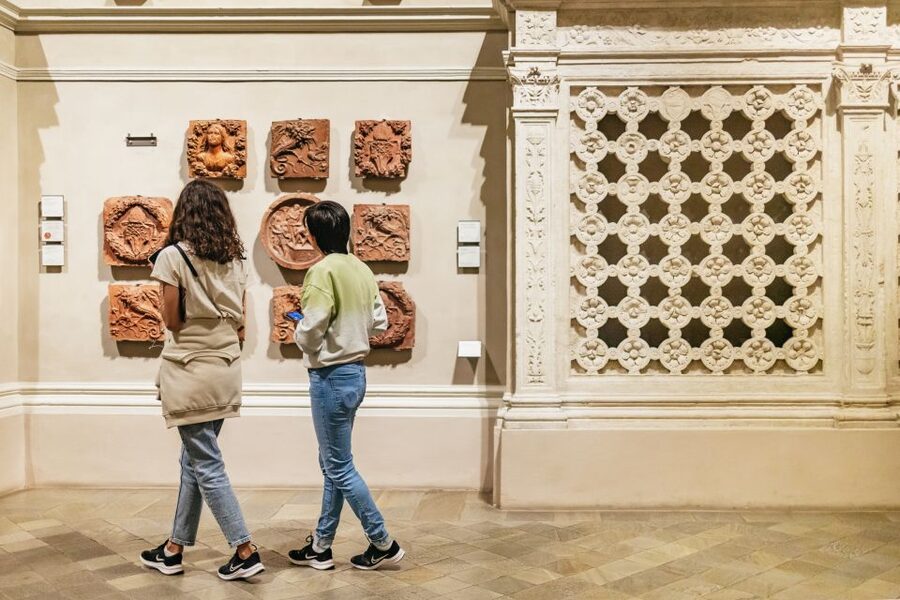 Turin: Palazzo Madama Museum of Ancient Art Entrance Ticket - Entering the palace: architecture that sets the tone immediately