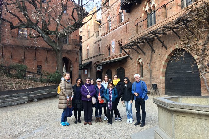 Walking Tour in small groups in English - Meeting point and the route’s shape: from Piazza C.L.N. to Piazza Castello