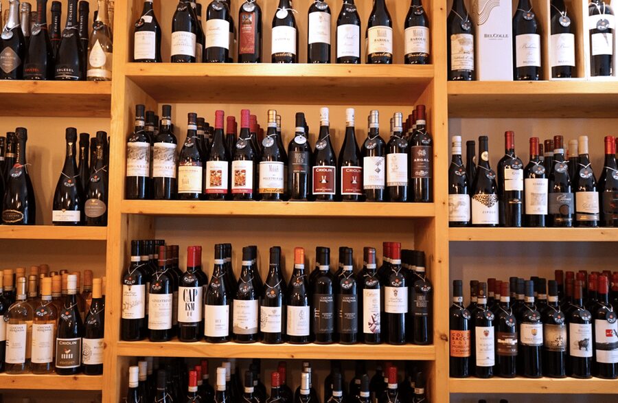 Wine Tasting near Royal Palace of Turin with Food Platter - Language and guide style: what to expect from Fabio or Irene