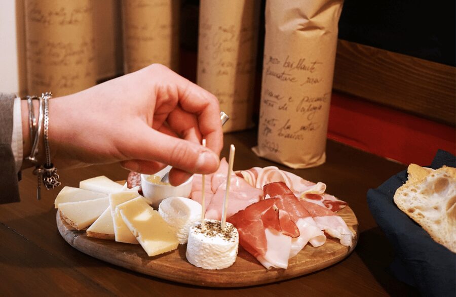 Wine Tasting near Royal Palace of Turin with Food Platter - Why this one-hour wine stop by the Royal Palace is such a smart use of time